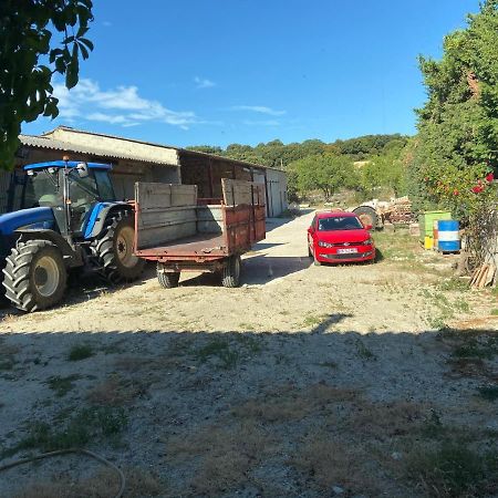 Gite A La Ferme Clansayes Exterior foto